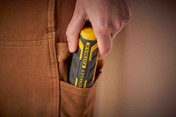 Отвертка - набор аккумуляторная Power-Assist, 4В, 1.5 Ач STANLEY FMHT66719-0 цена