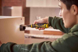 Отвертка - набор аккумуляторная Power-Assist, 4В, 1.5 Ач STANLEY FMHT66719-0 Arsenal Grand