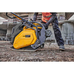 Виброплита прямоходная аккумуляторная POWERSHIFT DeWALT DCPS7154N в интернет-магазине