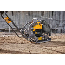 Виброплита прямоходная аккумуляторная POWERSHIFT DeWALT DCPS7154N скидки