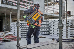 Вібратор-наплічник глибинний акумуляторний POWERSHIFT DeWALT DCPS310N в Україні