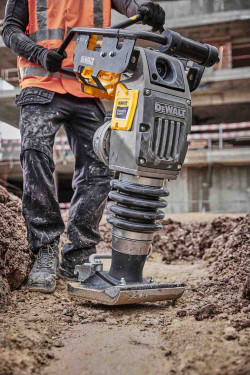 Вібротрамбовка акумуляторна POWERSHIFT DeWALT DCPS660N замовити