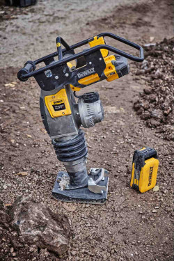 Вібротрамбовка акумуляторна POWERSHIFT DeWALT DCPS660N в інтернет-магазині