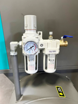 Гвинтовий повітряний компресор 200 л GTM DLG7.5V/inv масляний 380В/інвертор/кожух акція