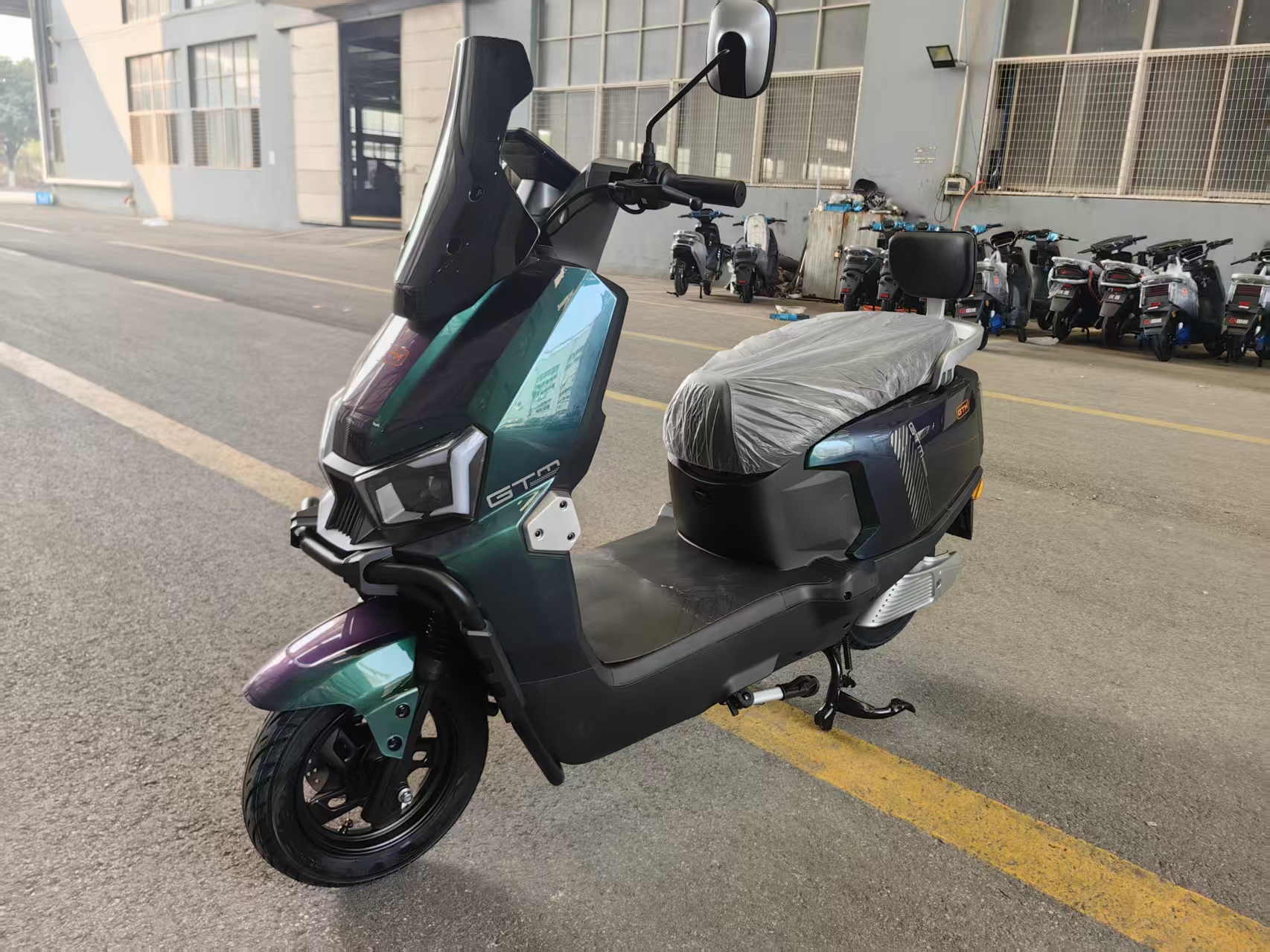 Електроскутер GTM N-MD 1200 1200W 72V 20Ah