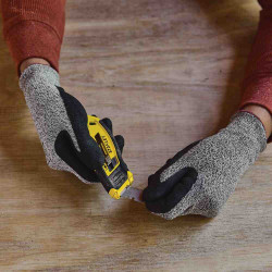 Нож Control-Grip длиной 132 мм с выдвижным лезвием для отделочных работ STANLEY STHT10432-0 фото