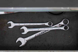 Набір із 12 комбінованих ключів STANLEY STMT82843-0 купити