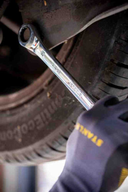 Набір із 12 комбінованих ключів STANLEY STMT82843-0 