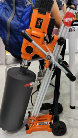 Бурильна установка BMK-23/2 3,5 кВт 860/1370об/хв  зі стійкою та нахилом 45&deg; в інтернет-магазині