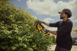 Кусторез аккумуляторный DeWALT DCMHT562N акция
