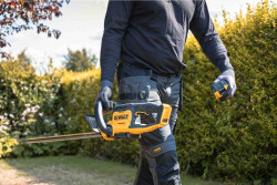 Кусторез аккумуляторный DeWALT DCMHT562P1 Arsenal Grand
