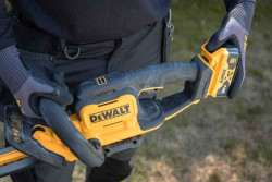Кусторез аккумуляторный DeWALT DCMHT564N Arsenal Grand