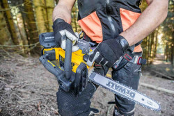 Пила цепная аккумуляторная бесщёточная с верхней рукояткой DeWALT DCMCST635N в интернет-магазине