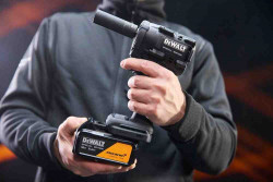 Гайкокрут ударний акумуляторний безщітковий McLaren F1 TEAM SPECIAL EDITION DeWALT DCF92MP2T ціна