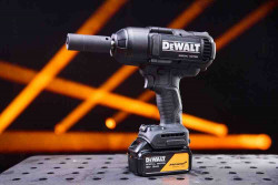 Гайкокрут ударний акумуляторний безщітковий McLaren F1 TEAM SPECIAL EDITION DeWALT DCF99MP2T замовити