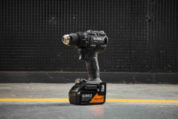 Дрель-шуруповёрт McLaren F1 TEAM SPECIAL EDITION DeWALT DCD81MP2T Arsenal Grand