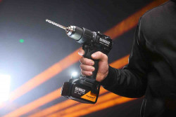 Дриль-шурупокрут ударний McLaren F1 TEAM SPECIAL EDITION DeWALT DCD86MM2KT Arsenal Grand