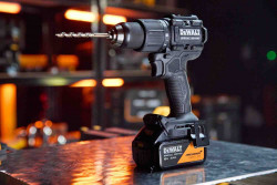 Дриль-шурупокрут ударний McLaren F1 TEAM SPECIAL EDITION DeWALT DCD86MM2T в Україні