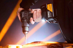 Дриль-шурупокрут ударний McLaren F1 TEAM SPECIAL EDITION DeWALT DCD86MP2KT замовити