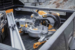 Пилка торцювальна акумуляторна безщіткова DeWALT DCS782N Arsenal Grand