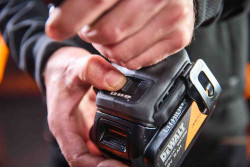 Шурупокрут ударний McLaren F1 TEAM SPECIAL EDITION DeWALT DCF86MP2T не дорого