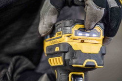 Шліфмашина кутова - болгарка акумуляторна безщіткова DeWALT DCG404S2T фото