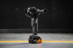 Шлифмашина угловая - болгарка аккумуляторная бесщёточная McLaren F1 TEAM SPECIAL EDITION DeWALT DCG45MP2T в Украине