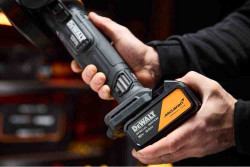 Шлифмашина угловая - болгарка аккумуляторная бесщёточная McLaren F1 TEAM SPECIAL EDITION DeWALT DCG45MP2T акция