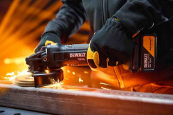Набір з трьох інструментів акумуляторних безщіткових McLaren F1 TEAM SPECIAL EDITION DeWALT DCK3222MP2T Arsenal Grand