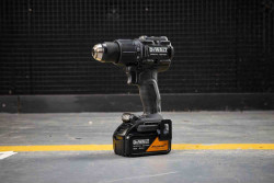 Дрель-шуруповёрт ударная McLaren F1 TEAM SPECIAL EDITION DeWALT DCD86MM1T заказать