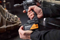 Шуруповёрт ударный McLaren F1 TEAM SPECIAL EDITION DeWALT DCF86MM1T в интернет-магазине
