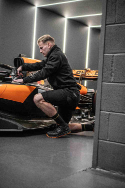 Обувь рабочая TORQUE McLaren F1 Team DeWALT DXFWMC50338-126-09 скидки
