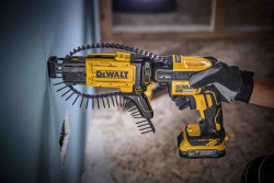 Шуруповерт аккумуляторный бесщёточный DeWALT DCF620E1K фото