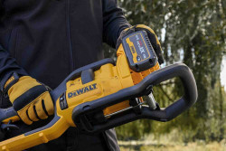 Высоторез аккумуляторный бесщёточный с телескопической штангой DeWALT DCMPS635N 