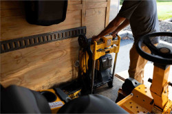 Газонокосарка акумуляторна самохідна безщіткова DeWALT DCMWSP156KIT фото